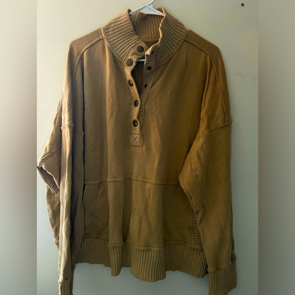 Women’s aerie half button/snap down sweatshirt size large beige / khaki color